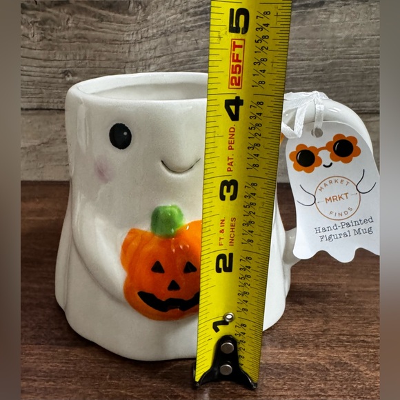 Super cute Halloween Ghost ๐ป Holding a Pumpkin ๐ Mug Hand Painted - New - Picture 9 of 9